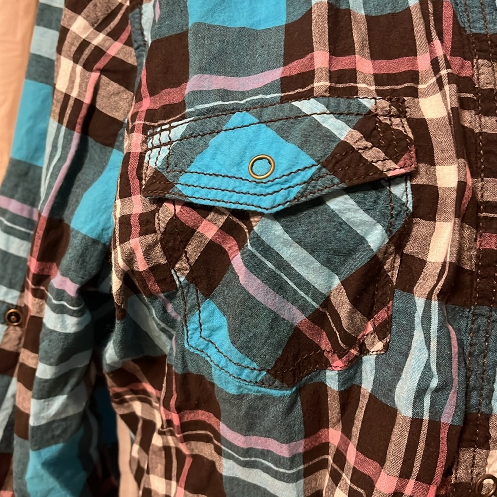 Shirt - Picture 3 of 4